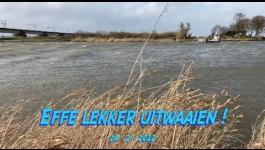 Embedded thumbnail for EFFE LEKKER UITWAAIEN !